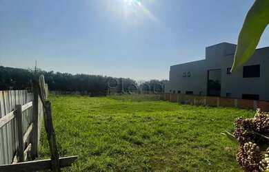 Imagem: O terreno possui 960m² de Área e está localizado em Chácara