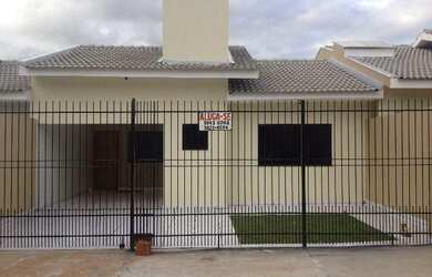 Imagem: A casa possui 2 Dormitórios, 1 Banheiro, 2 Vagas na garagem