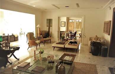 Imagem: A casa em condomínio possui 5 Dormitórios, 5 Banheiros, 5