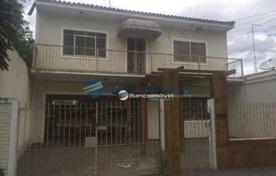 Imagem: A casa possui 2 Dormitórios, 5 Banheiros, 4 Vagas na garagem