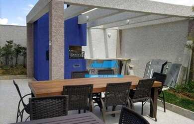 Imagem: O apartamento possui 2 Dormitórios, 1 Banheiro, 1 Vaga na garagem