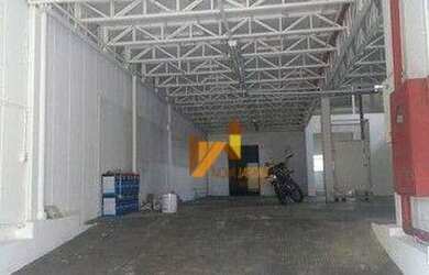 Imagem: O depósito possui 4 Vagas na garagem e 1000m² de Área e está