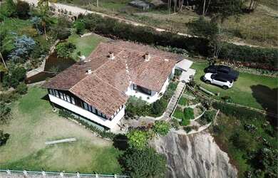 Imagem: A fazenda possui 44000m² de Área e está localizado em Aracê