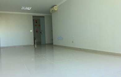 Imagem: O depósito possui 1 Vaga na garagem, 42m² de Área e está