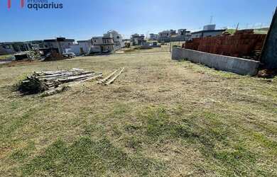 Imagem: O terreno possui 250m² de Área e está localizado em Loteamento