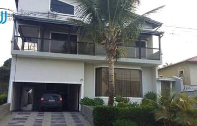 Imagem: A casa em condomínio possui 4 Dormitórios, 4 Banheiros, 4