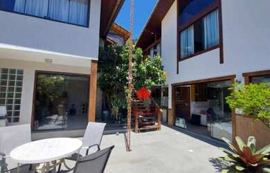 Imagem: A casa possui 3 Dormitórios, 3 Banheiros, 2 Vagas na garagem