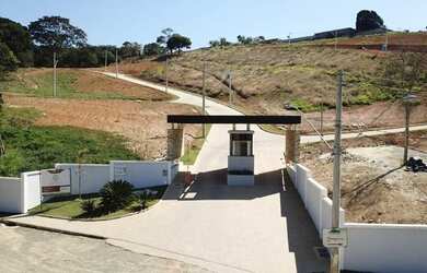 Imagem: O terreno possui 438m² de Área e está localizado em Salvaterra