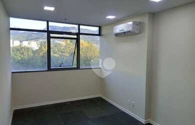 Imagem: O depósito possui 1 Vaga na garagem, 24m² de Área e está