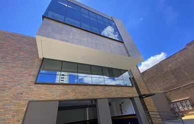 Imagem: O depósito possui 5 Vagas na garagem, 600m² de Área, Imóvel