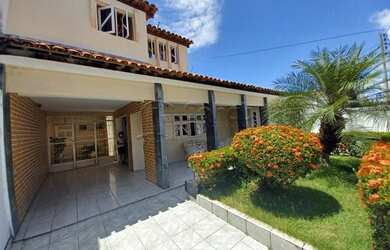 Imagem: O depósito possui 3 Vagas na garagem, 316m² de Área e está