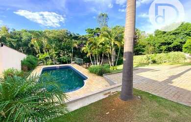 Imagem: A casa em condomínio à venda possui 4 Dormitórios, 5 Banheiros