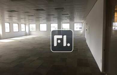 Imagem: O depósito possui 5 Vagas na garagem, 565m² de Área e está