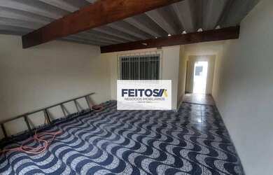 Imagem: A casa possui 2 Dormitórios, 1 Banheiro, 2 Vagas na garagem