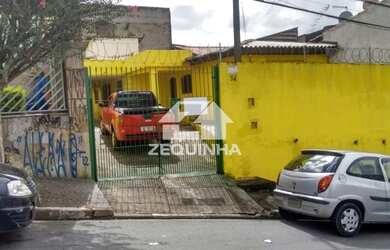 Imagem: A casa possui 2 Dormitórios, 1 Banheiro, 4 Vagas na garagem