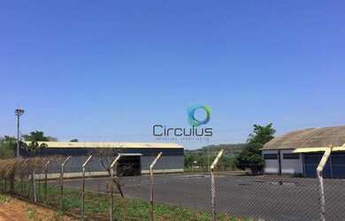 Imagem: O depósito possui 3650m² de Área e está localizado em Distrito