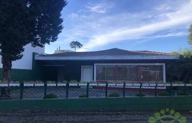 Imagem: O depósito possui 4 Vagas na garagem e 480m² de Área e está