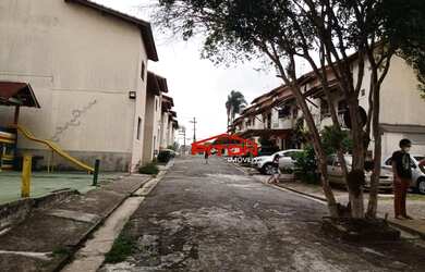 Imagem: A casa possui 3 Dormitórios, 2 Banheiros, 2 Vagas na garagem