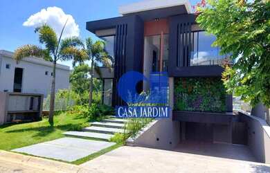 Imagem: A casa em condomínio possui 4 Dormitórios, 4 Banheiros, 2