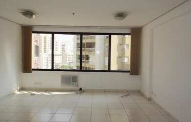 Imagem: O depósito possui 2 Vagas na garagem, 36m² de Área e está