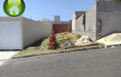 Imagem: O terreno possui 220m² de Área e está localizado em Salto