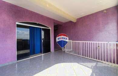 Imagem: A casa possui 2 Dormitórios, 2 Banheiros, 2 Vagas na garagem