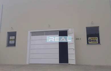 Imagem: O depósito possui 4 Vagas na garagem, 105m² de Área e está