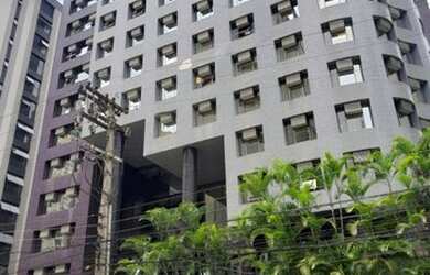 Imagem: O depósito possui 5 Vagas na garagem e 216m² de Área e está