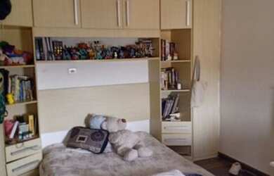 Imagem: A casa possui 3 Dormitórios, 3 Banheiros, 3 Vagas na garagem