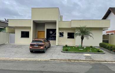 Imagem: A casa em condomínio possui 3 Dormitórios, 5 Banheiros, 4