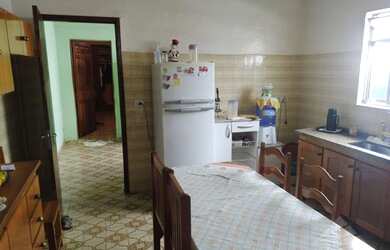 Imagem: A casa possui 2 Dormitórios, 2 Banheiros, 1 Vaga na garagem