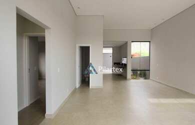 Imagem: A casa em condomínio possui 3 Dormitórios, 2 Banheiros, 4