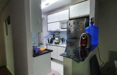 Imagem: O apartamento possui 2 Dormitórios, 1 Banheiro, 1 Vaga na garagem