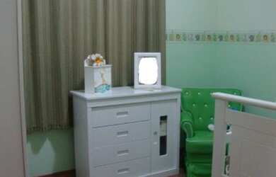 Imagem: A casa possui 3 Dormitórios, 1 Banheiro, 3 Vagas na garagem