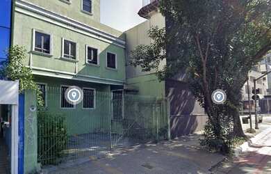 Imagem: O depósito possui 3 Vagas na garagem, 450m² de Área e está