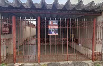 Imagem: A casa possui 2 Dormitórios, 2 Banheiros, 2 Vagas na garagem