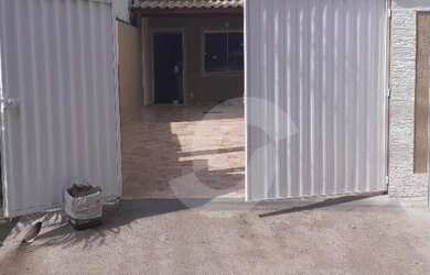 Imagem: A casa possui 2 Dormitórios, 2 Banheiros, 1 Vaga na garagem