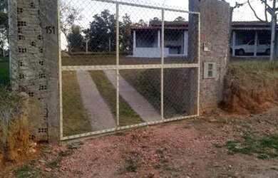 Imagem: A casa possui 2 Dormitórios, 2 Banheiros e está localizado