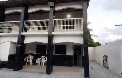 Imagem: A casa possui 3 Dormitórios, 4 Vagas na garagem e está localizado