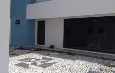 Imagem: O depósito possui 5 Vagas na garagem, 400m² de Área e está