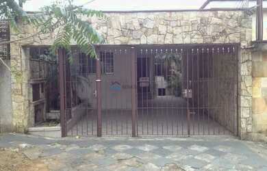 Imagem: A casa possui 4 Dormitórios, 4 Banheiros, 2 Vagas na garagem