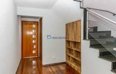 Imagem: A casa possui 3 Dormitórios, 1 Banheiro, 2 Vagas na garagem