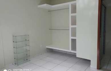 Imagem: A casa possui 2 Dormitórios, 2 Banheiros, 1 Vaga na garagem