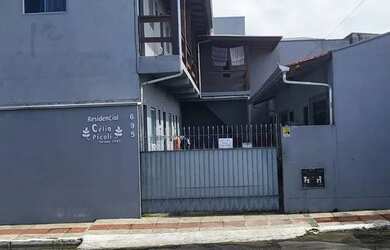 Imagem: A kitnet possui 1 Dormitório, 1 Banheiro, 1 Vaga na garagem