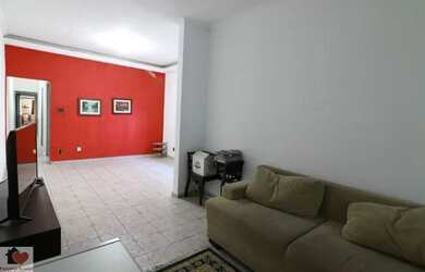 Imagem: A casa possui 4 Dormitórios, 4 Banheiros, 2 Vagas na garagem