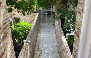 Imagem: A casa possui 2 Dormitórios, 1 Banheiro e está localizado