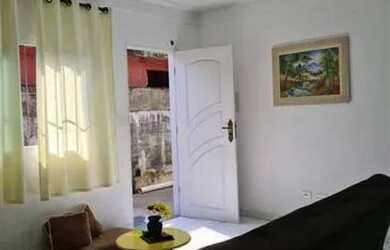 Imagem: A casa possui 2 Dormitórios, 1 Banheiro, 80m² de Área e