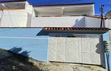 Imagem: A casa possui 2 Dormitórios, 1 Banheiro e 1 Vaga na garagem