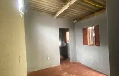 Imagem: A casa possui 1 Dormitório, 1 Banheiro e está localizado