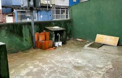 Imagem 2: Casa térrea com escada para acesso em vila - Não precisa de Fiador e...